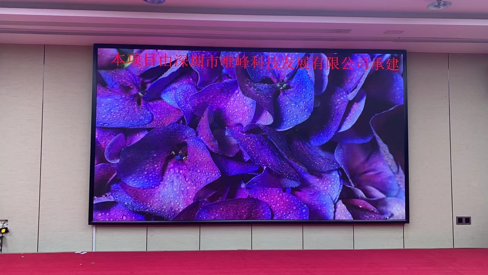 LED廠家告訴您透明屏結(jié)構(gòu)的設(shè)計對其散熱都有哪些影響？